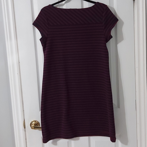 Short sleeve knit dress - Picture 2 of 3